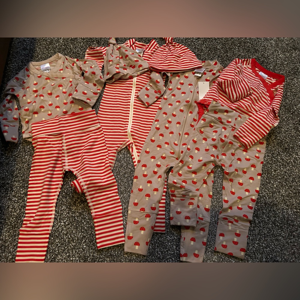 Hanna Andersson 8 piece lot! Red Stripes & Mushrooms! Size 6-12 m! Brand new!